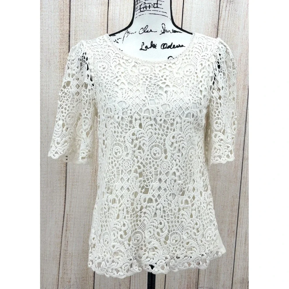 Eri + Ali Anthropologie White Crochet‎ Overlay Top Size Medium Short Sleeve Boho